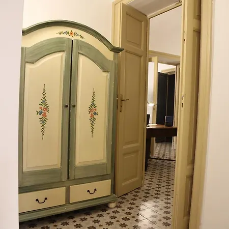 Charme In Centro - Tourist Affittacamere 3*