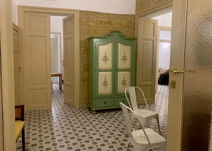 Affittacamere Charme In Centro - Tourist