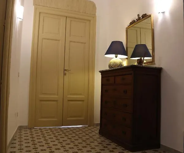 Charme In Centro - Tourist Affittacamere 3*