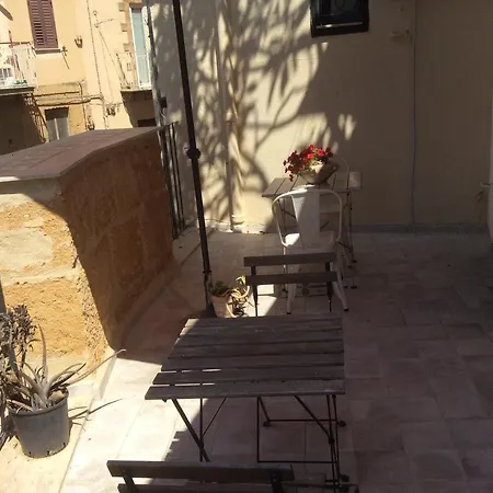 בית הארחה Charme In Centro - Tourist *