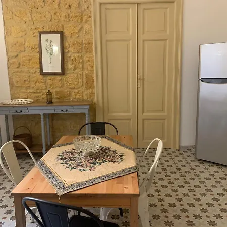 Pensjonat Charme In Centro - Tourist Agrigento
